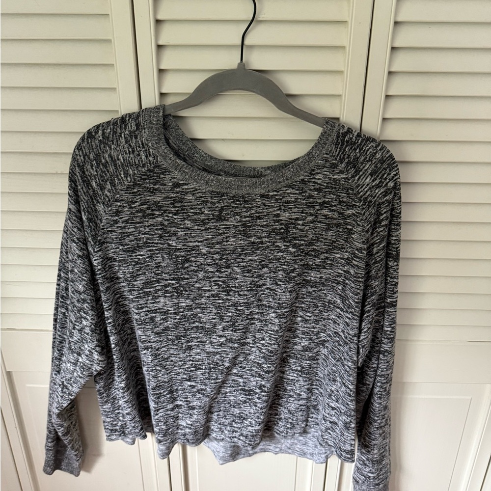 Aeropostale Black and Gray Crop Sweatshirt